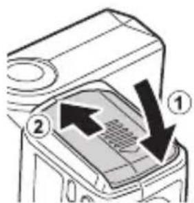 OLYMPUS FL-700WR - Vkládání baterií - 2