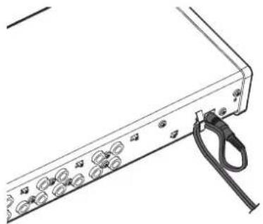 TASCAM US-16x08 - Die Stromversorgung herstellen - 2