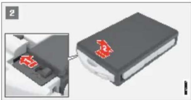 Polestar 2 - Replacing the battery in the key - 4