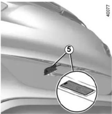 RENAULT Kadjar (2020) - REAR LIGHTS AND SIDE LIGHTS: replacing the bulbs (2/2) - 1