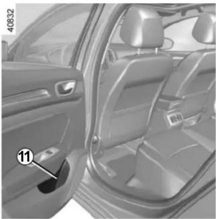 RENAULT Megane (2020) - PASSENGER COMPARTMENT STORAGE SPACE AND FITTINGS (4/4) - 1