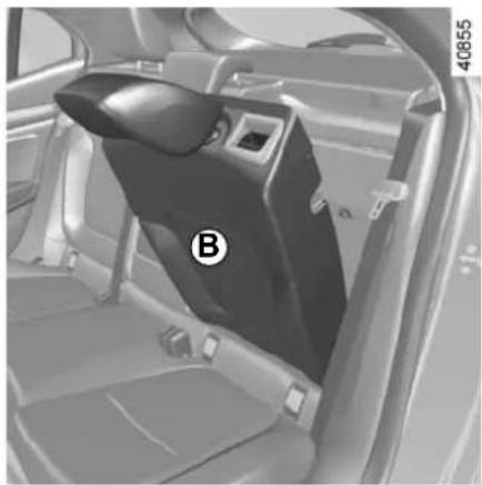 RENAULT Megane (2020) - To manually fold down the seatbacks - 1