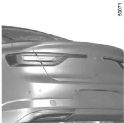 RENAULT Talisman (2019) - REAR LIGHTS AND SIDE LIGHTS: replacing the bulbs (1/5) - 1