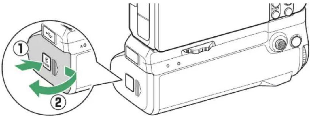 NIKON Z 7II - Vložení baterií do MB-N11 - 1