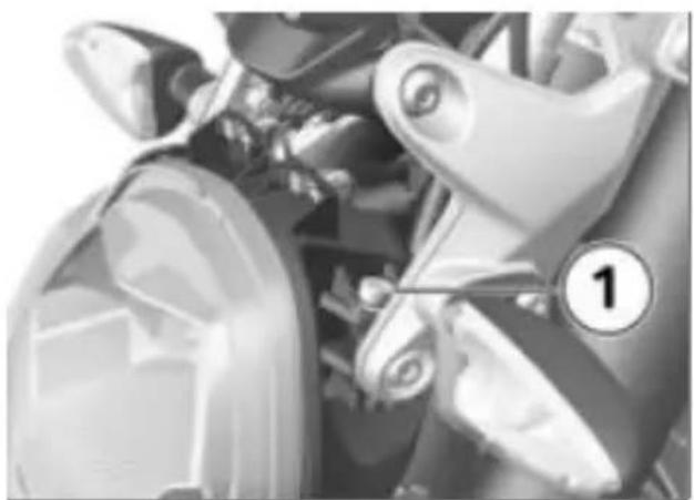 BMW R 1250 R (2020) - Výměna žárovky potkávacího a dálkového světla - 5