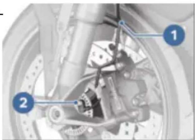 BMW S 1000 RR (2020) - Montáž predního kola proti směru otáčení - 6
