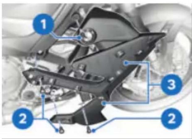 BMW S 1000 R (2021) - Demontáž boční části obložení - 2