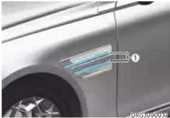 Genesis G80 (2021) - Side Repeater Lamp Replacement - 1