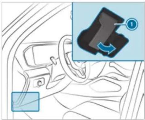 Mercedes-Benz GLS (2021) - WARNING Risk of injury from using the windscreen wipers while the engine bonnet is open - 1