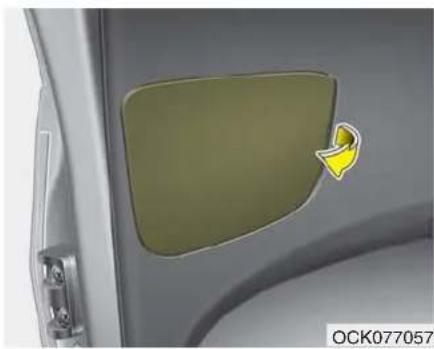 KIA Stinger (2021) - Back-up lamp bulb replacement - 1