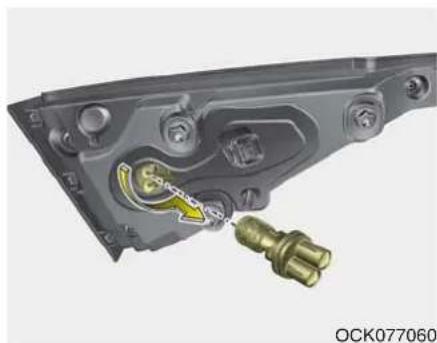 KIA Stinger (2021) - Back-up lamp bulb replacement - 3