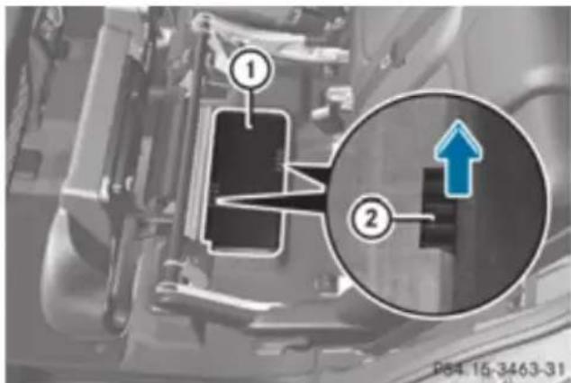 Mercedes-Benz GL (2012) - Fuse box under the rear bench seat - 1