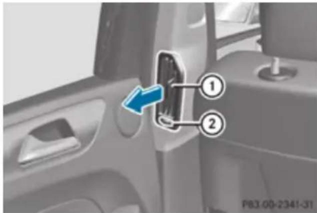 Mercedes-Benz GL (2012) - 2nd row of seats - 1