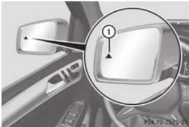 Mercedes-Benz GL (2012) - Collision warning - 1