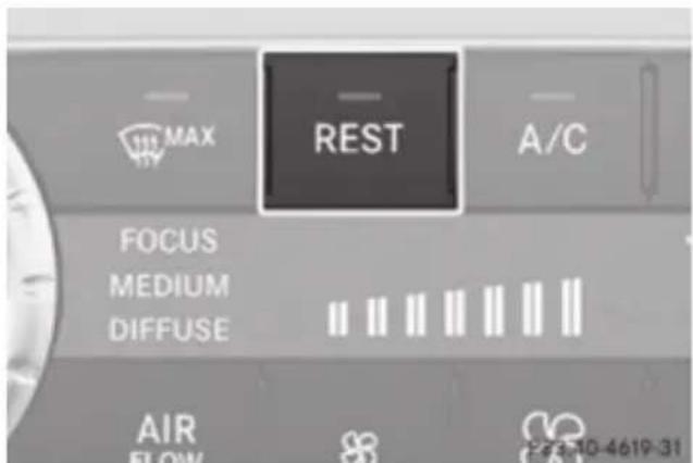 Mercedes-Benz GL (2012) - Activating/deactivating the residual heat function - 1