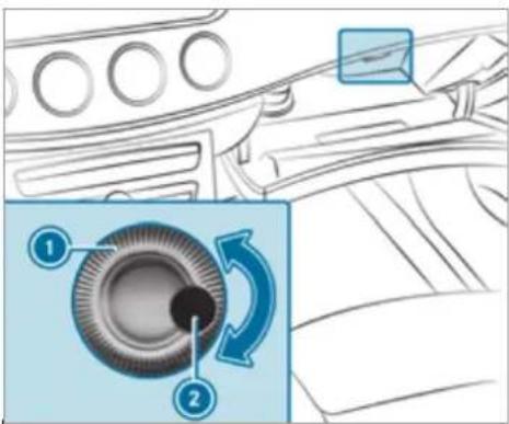 Mercedes-Benz AMG GT (2020) - Opening or closing the air vent in the glove box - 1