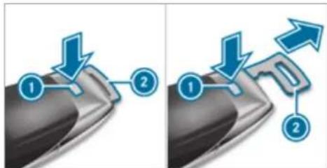 Mercedes-Benz AMG GT (2020) - Removing/inserting the emergency key - 1