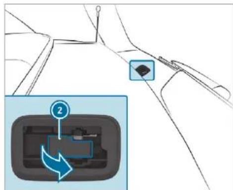 Mercedes-Benz GLS (2019) - Releasing the tailgate in an emergency - 2