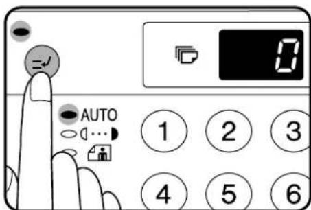 Diagram of a hand holding a digital timer with icons for manual phone, auto control, and function buttons labeled 1-6