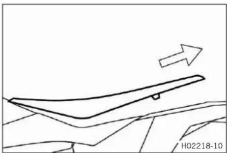 KTM 300 EXC (2020) - Removing the seat - 2