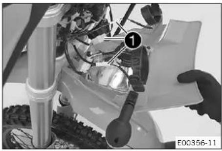 KTM 300 EXC (2020) - Installing the headlight mask with the headlight - 1