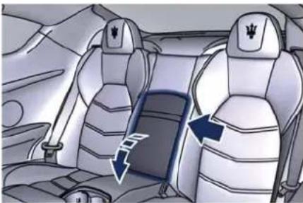 Maserati Granturismo (2019) - RearArmrest - 1