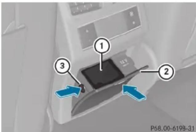 Mercedes-Benz E-Class Sedan (2011) - Ashtray in the front-compartment center console - 2