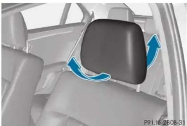 Mercedes-Benz E-Class Sedan (2011) - Adjusting the head restraints - 1