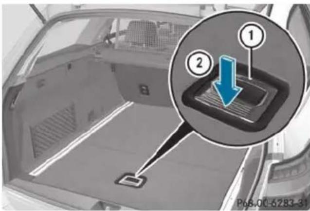 Mercedes-Benz E-Class Sedan (2011) - Opening and closing the folding luggage-compartment floor - 1