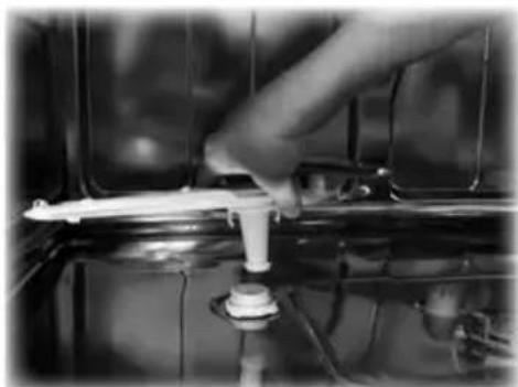 SMEG STH903 - CLEANING THE SPRAY ARMS - 2