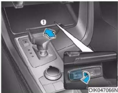 Genesis G70 (2020) - Power Outlet - 1