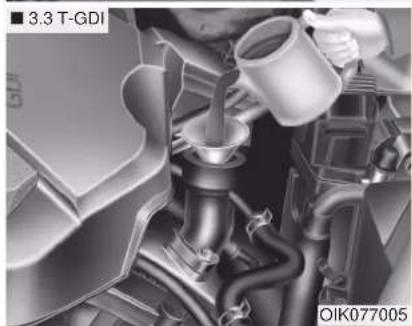 Genesis G70 (2020) - Checking the Engine Oil Level - 4