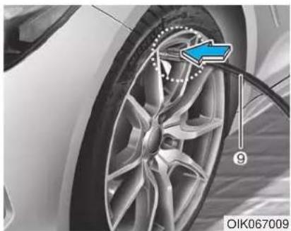 Genesis G70 (2020) - Distributing the sealant - 1