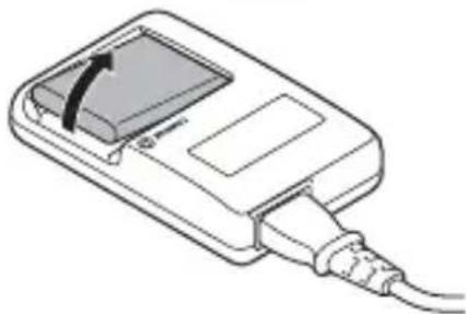 SANYO Xacti VPC-CG102 - When the CHARGE indicator turns off, unplug the power cord from the power outlet, and remove the battery pack from the charger. - 4