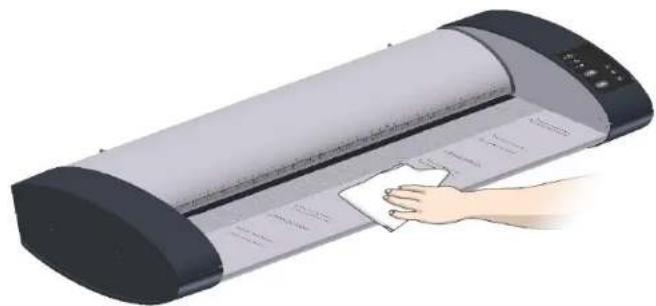 Contex IQ Quattro 44 MFP2GO - Clean the scanner feeding bed - 1