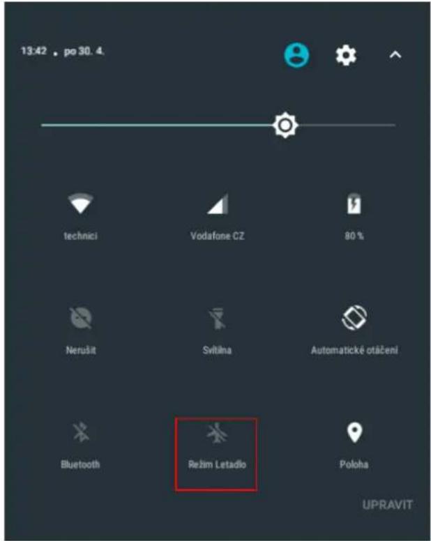 13:42 . po 30. 4 technici Vodafone CZ 80 % Nerusit Svitlina Automatické otáčení Bluetooth Režim Letadio Poloha UPRAVIT