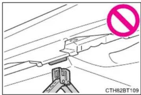 TOYOTA Camry HV (2022) - ■To prevent damage to the vehicle when using a jack - 1