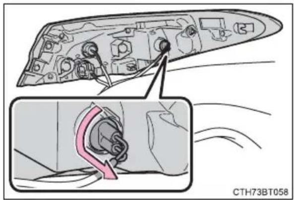 TOYOTA Camry HV (2022) - ■Rear turn signal lights (bulb type) and rear side marker lights (bulb type) - 7