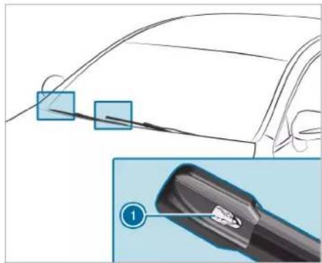 Mercedes-Benz GLE (2022) - Replacing the windscreen wiper blades - 2