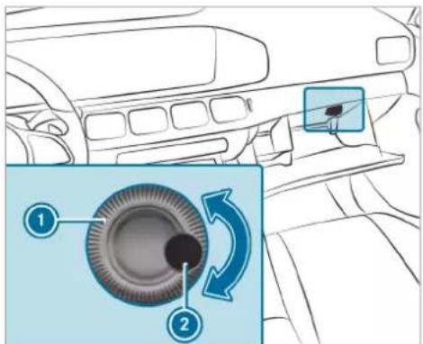 Mercedes-Benz GLE (2022) - Adjusting the rear air vents - 2