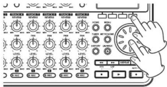 Diagram of a CD-ROM interface with labeled knobs, buttons, and a hand pointing to the right button.