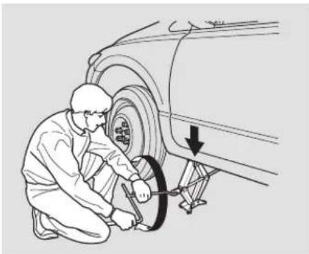 Honda Civic GX (2008) - Changing a Flat Tire - 1