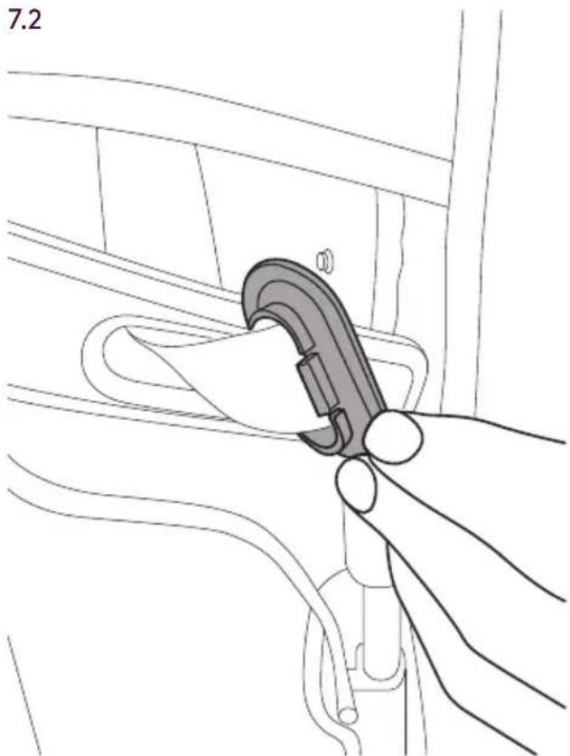 Silver Cross Reflex Aston Martin - WARNING: ALWAYS ENSURE PLASTIC TOGGLES ON SHOULDER AND WAIST STRAPS ARE SECURELY AND CORRECTLY LOCATED INTO BACKREST. - 1