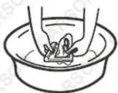 Carson CST9G3P - Cleaning the Lint Filter - 5