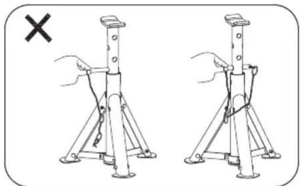 ULTIMATE SPEED IAN 307584 - Using the axle stands - 2