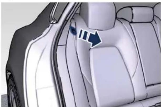 Maserati Quattroporte (2016) - Loadingwithseatbackofrearseatdown - 1