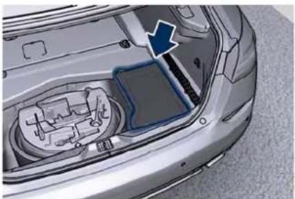 Maserati Quattroporte (2022) - To Disconnect the Battery - 1