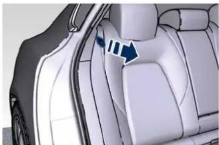 Maserati Quattroporte (2022) - Loading with Rear Seatback Folded Down - 1