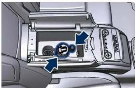 Maserati Quattroporte (2022) - Removable Ashtray and Lighter (OPT) - 1