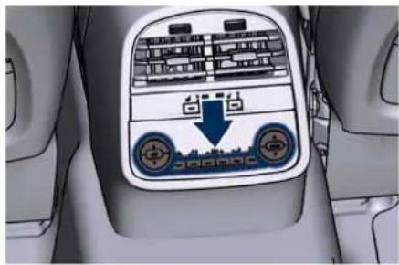 Maserati Quattroporte (2022) - Four-Zone Climate Controls (f) - 1